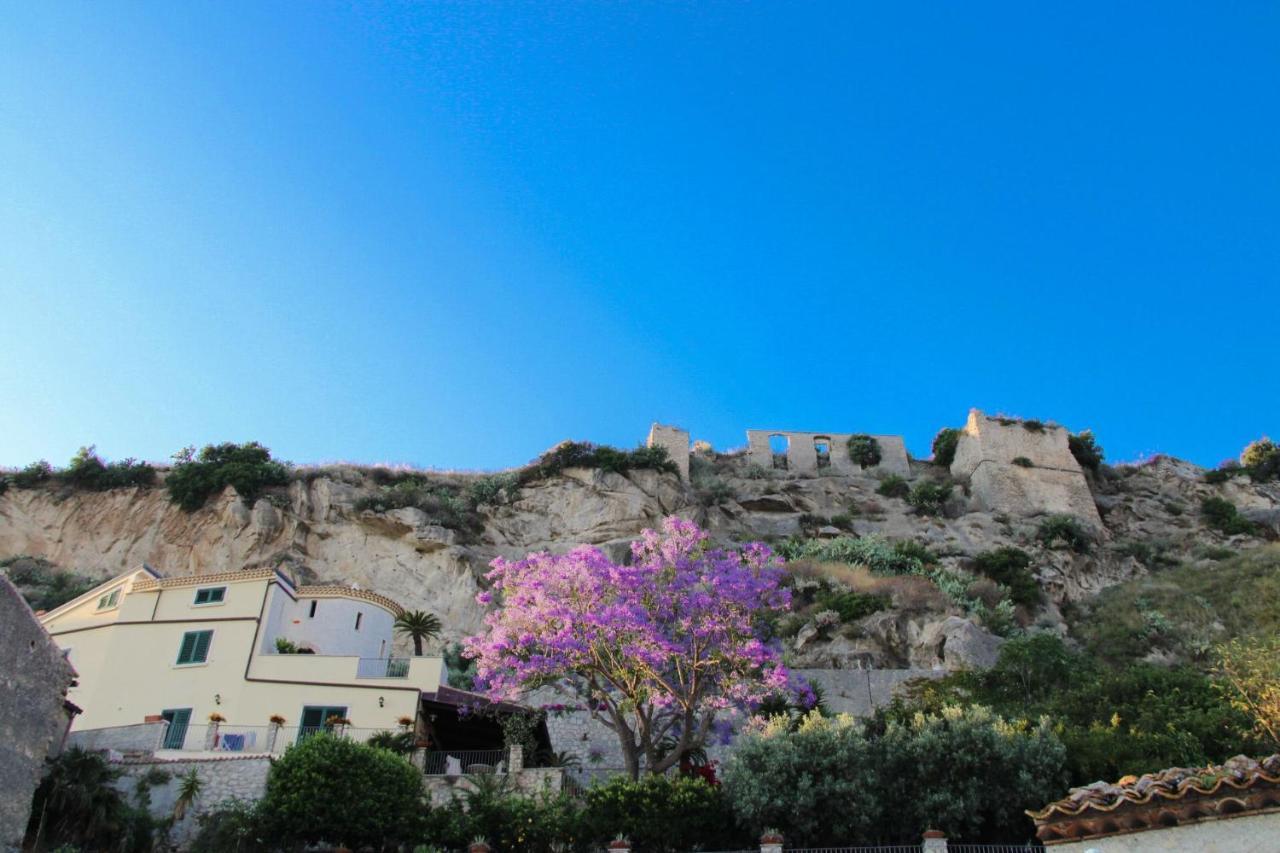 Dimora Cavour Bed & Breakfast Amantea Exterior photo