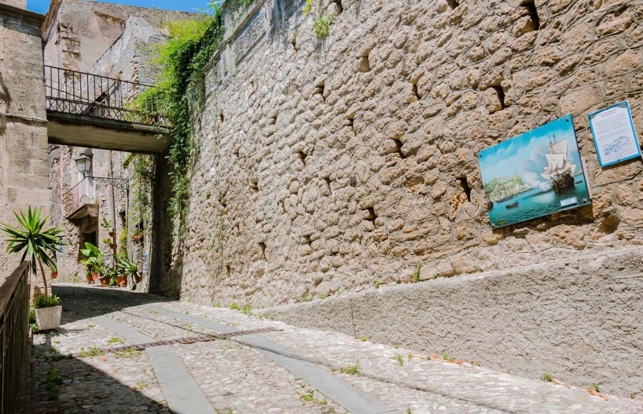 Dimora Cavour Bed & Breakfast Amantea Exterior photo